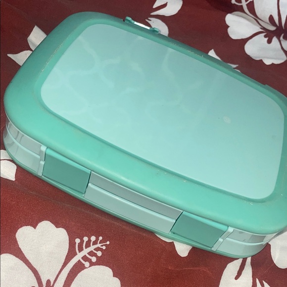 Aqua Bentgo Box with Secure Clips - Picture 3 of 4